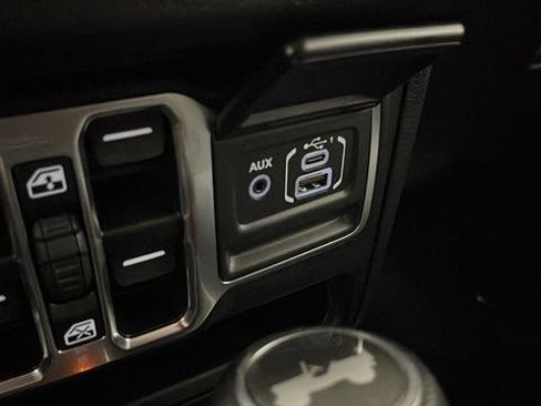 Used 2024 Jeep Wrangler Sport S image 30