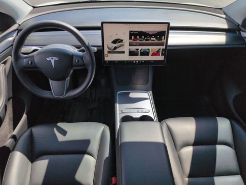 Used 2023 Tesla Model Y AWD image 28