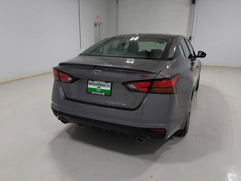 Used 2024 Nissan Altima 2.0 SR FWD image 7
