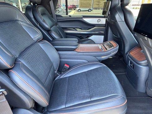 Used 2025 Lincoln Navigator Black Label AWD/4WD image 13