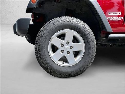 Used 2013 Jeep Wrangler Unlimited Sport AWD/4WD image 10