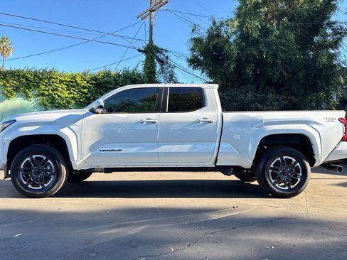 New 2025 Toyota Tacoma TRD Sport image 7