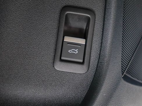 Used 2023 Audi Q4 e-tron Premium Plus image 28