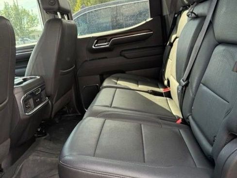 Used 2023 GMC Sierra 1500 SLT w/ SLT Premium Package AWD/4WD image 9