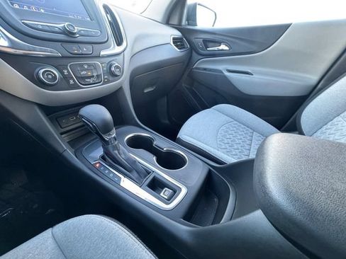 Used 2022 Chevrolet Equinox LS w/ LS Convenience Package FWD image 10