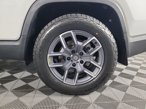 Used 2023 Rivian R1T Adventure AWD/4WD image 10