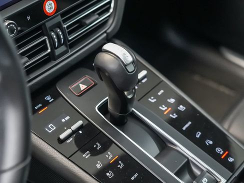 Certified 2023 Porsche Macan S AWD/4WD image 24