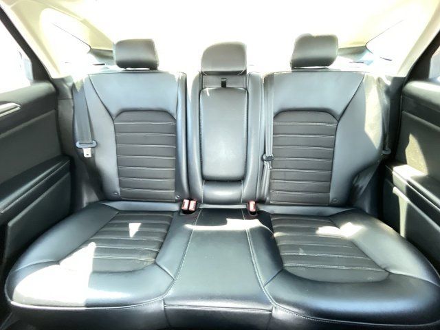 Used 2017 Ford Fusion SE w/ Equipment Group 201A FWD image 14