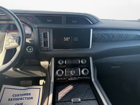 Used 2023 GMC Yukon XL Denali image 10