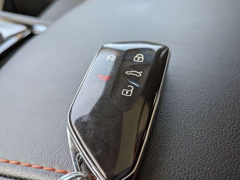 Certified 2025 Volkswagen Atlas Peak Edition SE AWD/4WD image 32