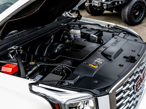 Used 2020 GMC Yukon Denali w/ Denali Ultimate Package AWD/4WD image 43