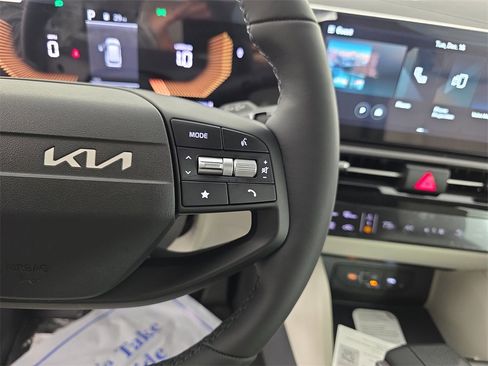 New 2026 Kia Sportage EX image 23