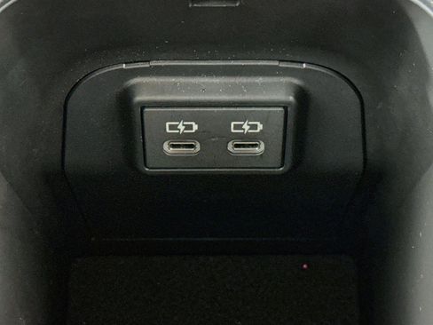 Certified 2025 Toyota RAV4 XLE FWD image 32