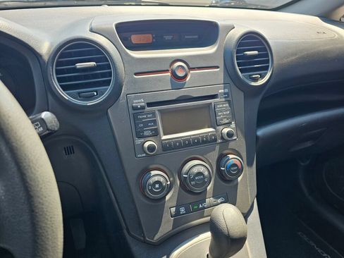 Used 2009 Kia Rondo LX FWD image 22