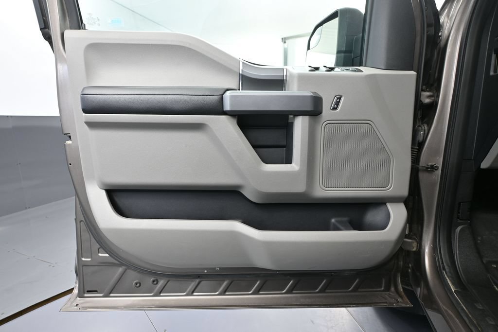 Used 2018 Ford F150 XLT w/ Equipment Group 302A Luxury AWD/4WD image 14