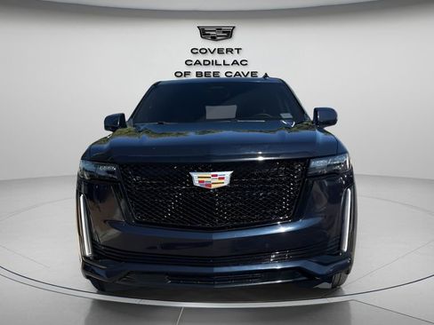Used 2023 Cadillac Escalade Sport image 2