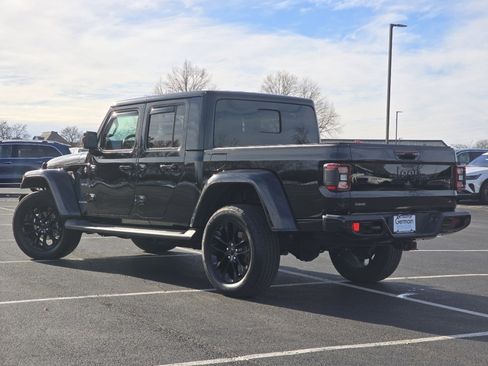 Used 2021 Jeep Gladiator Overland image 17