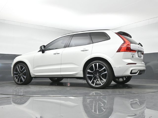 Used 2024 Volvo XC60 B5 Ultimate w/ Protection Package Premier AWD/4WD image 14