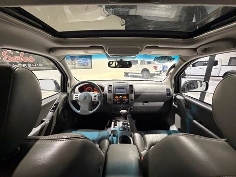 Used 2019 Nissan Frontier SL RWD image 25