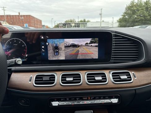 Certified 2025 Mercedes-Benz GLS 450 4MATIC image 34