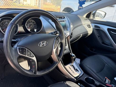 Used 2013 Hyundai Elantra Limited w/ Technology Pkg image 12