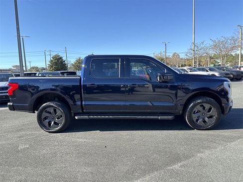 Used 2022 Ford F150 Lightning Lariat image 2