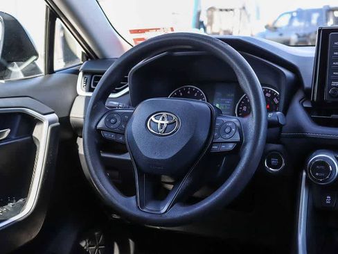 Used 2021 Toyota RAV4 XLE FWD image 15