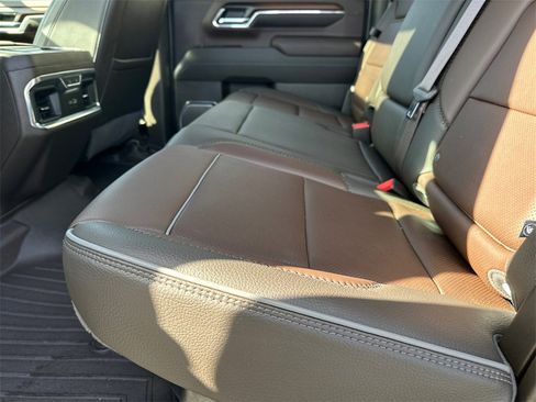 Used 2024 GMC Sierra 3500 Denali w/ Denali Reserve Package image 21
