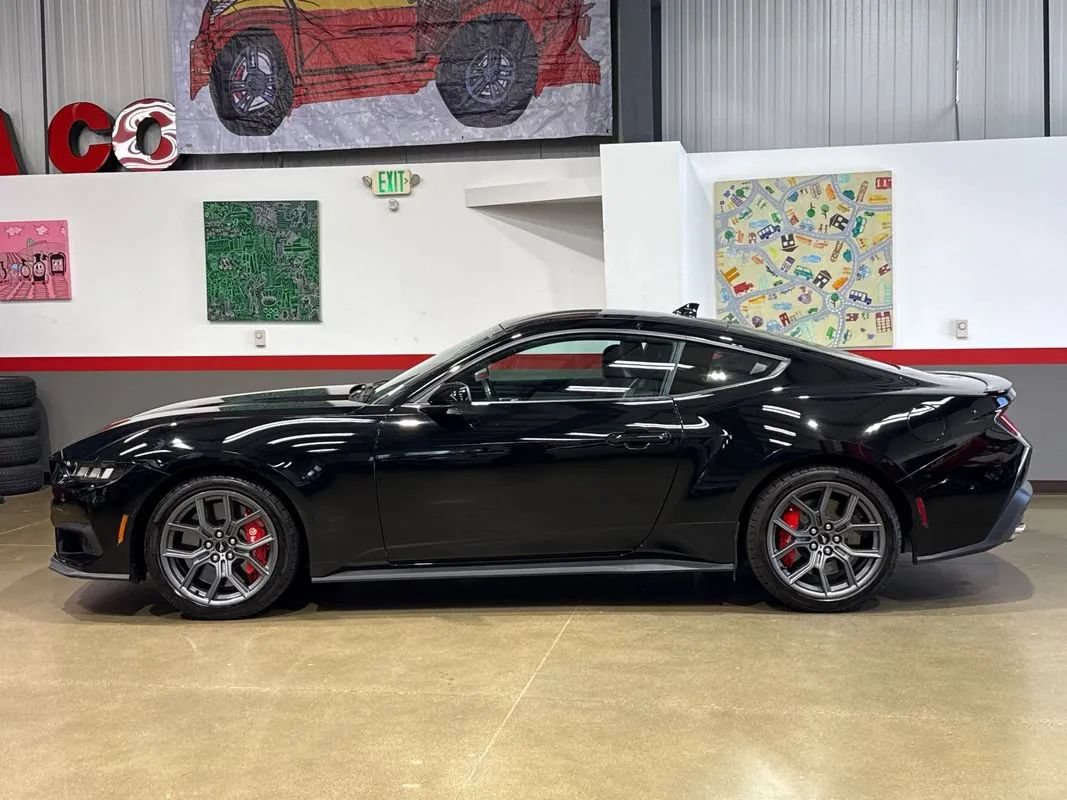 Used 2024 Ford Mustang Coupe w/ 2.3L High Performance Package RWD image 4