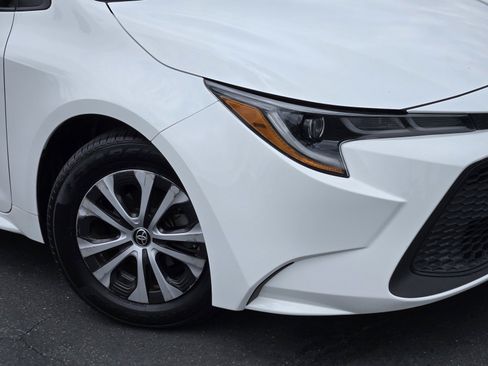 Used 2022 Toyota Corolla LE FWD image 9