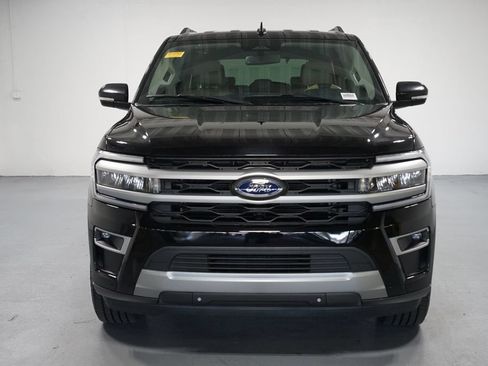 Used 2023 Ford Expedition XLT RWD image 2