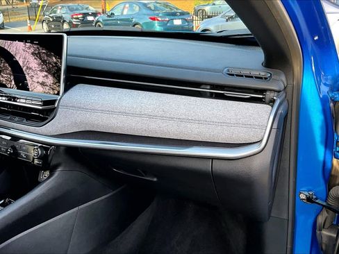 Used 2024 Jeep Compass Latitude image 34