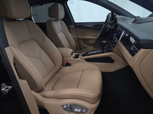 New 2026 Porsche Macan image 28