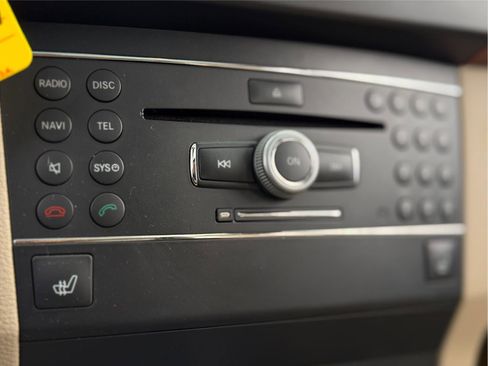 Used 2010 Mercedes-Benz GLK 350 4MATIC image 15