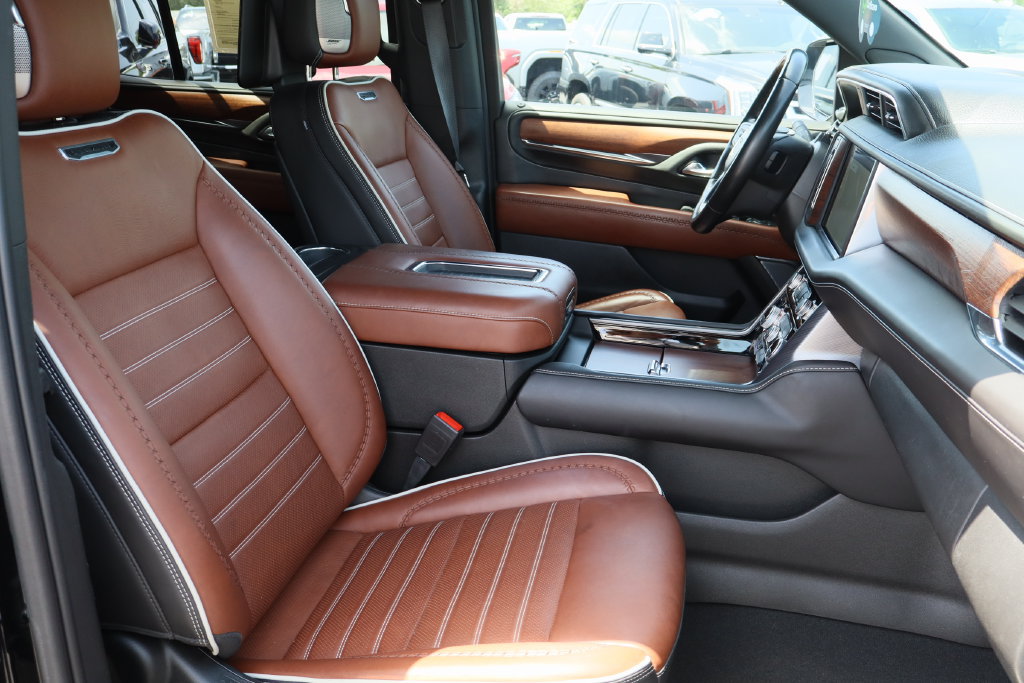 Certified 2023 GMC Yukon Denali Ultimate AWD/4WD image 35