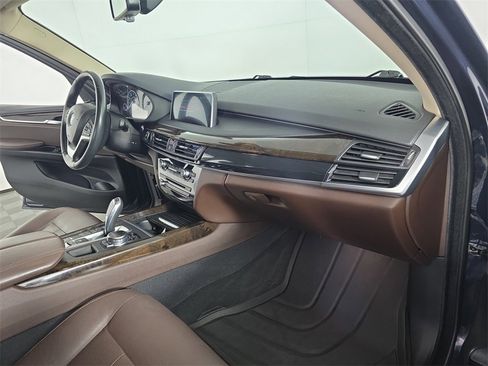 Used 2016 BMW X5 xDrive40e image 19