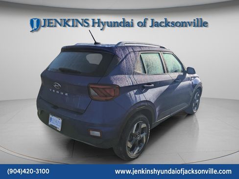 Certified 2024 Hyundai Venue SEL image 3