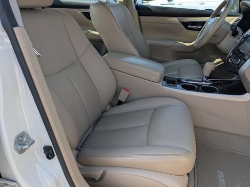 Used 2014 Nissan Altima 2.5 SL w/ Technology Package FWD image 29