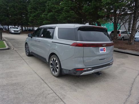 Used 2024 Kia Carnival EX FWD image 21