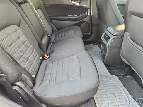 Used 2018 Ford Edge SEL image 25