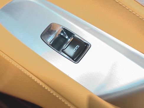 Used 2020 Chevrolet Corvette Stingray Preferred Cpe w/ 2LT Preferred Equipment Group RWD image 32