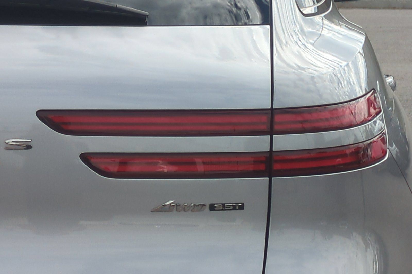 Used 2022 Genesis GV70 3.5T Sport AWD/4WD image 51
