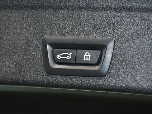 Used 2023 BMW X6 xDrive40i w/ M Sport Package image 75