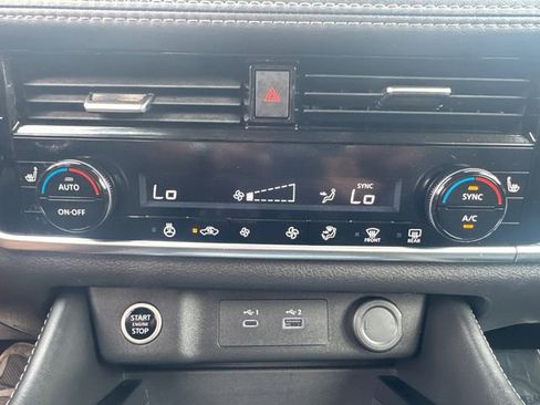 Used 2023 Nissan Rogue SL image 37