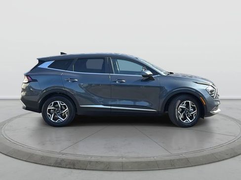 Used 2024 Kia Sportage LX FWD image 3