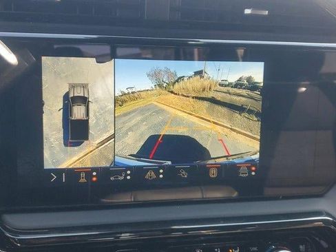 Used 2026 GMC Sierra 2500 AT4X image 29