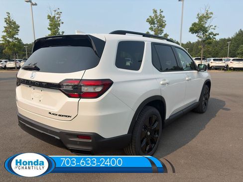 New 2026 Honda Pilot Black Edition image 7