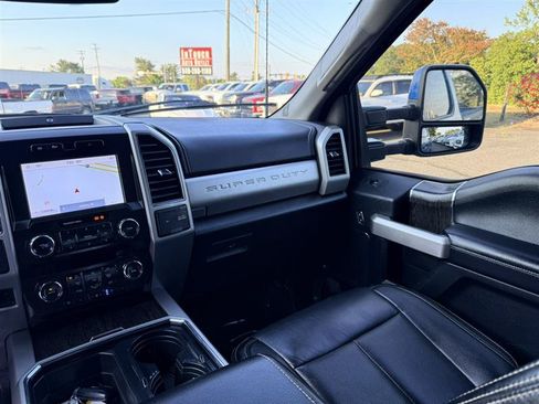 Used 2021 Ford F250 Lariat w/ Lariat Ultimate Package AWD/4WD image 27