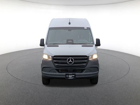 Used 2025 Mercedes-Benz Sprinter 2500 image 2