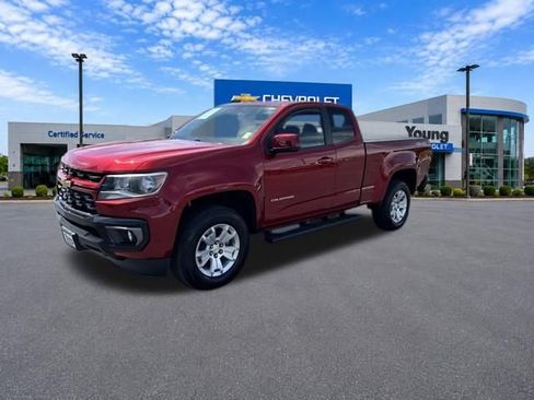 Used 2021 Chevrolet Colorado LT w/ LT Convenience Package AWD/4WD image 3